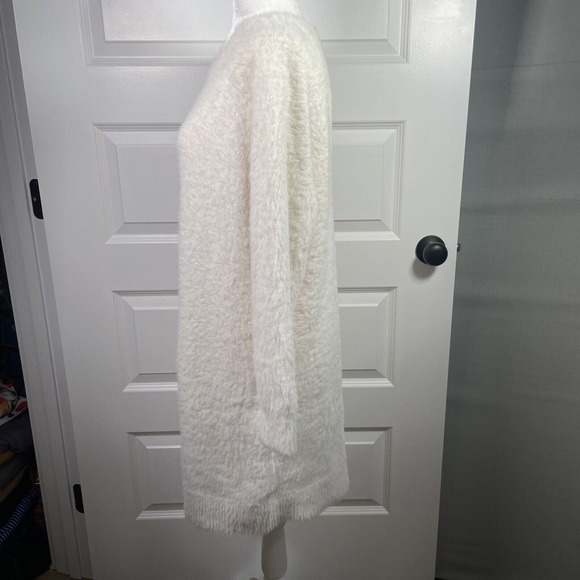 LOU & GREY Size Medium M Lashout White Eyelash Cozy Tunic Sweater Dress Fuzzy - Picture 3 of 7
